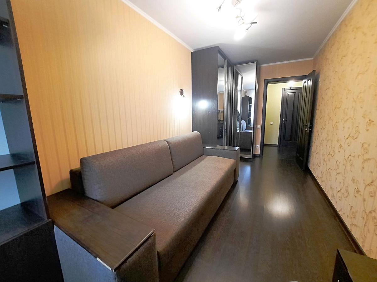 Ботанік Це 3 Кімнатна Квартира Подобово У Центрі Полтави Мережа Alex Apartments Безконтактне Заселення 24-7 Документи Для Відряджень Poltava Ngoại thất bức ảnh